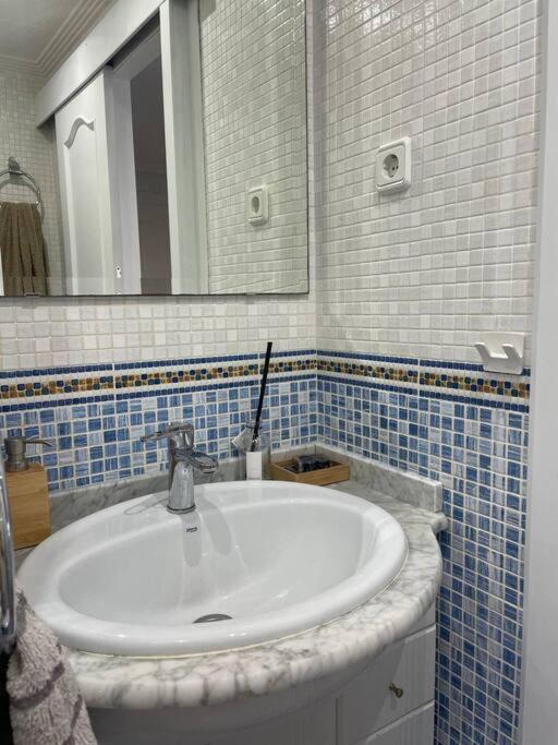 Cal Salmare Seafront Apartment With Rooftop Terrace And Pool Калафел Екстериор снимка
